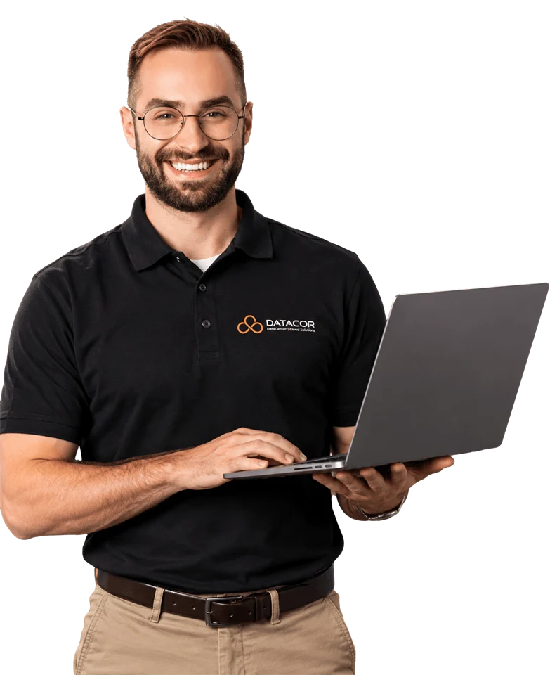 Consultor DATACOR com notebook